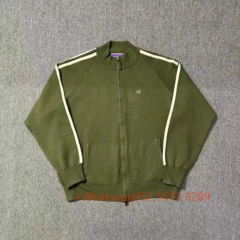 军绿色白条纹毛衣