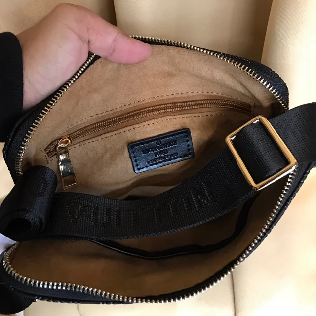 Gucci Crossbody Bags Messenger Bag product detail image 4