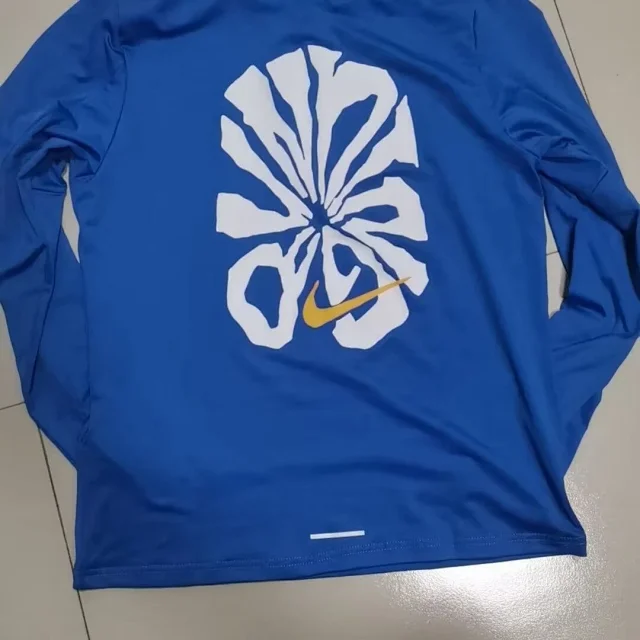 Nike Jackets Running Graphic Half-Zip Jacket product detail image 3