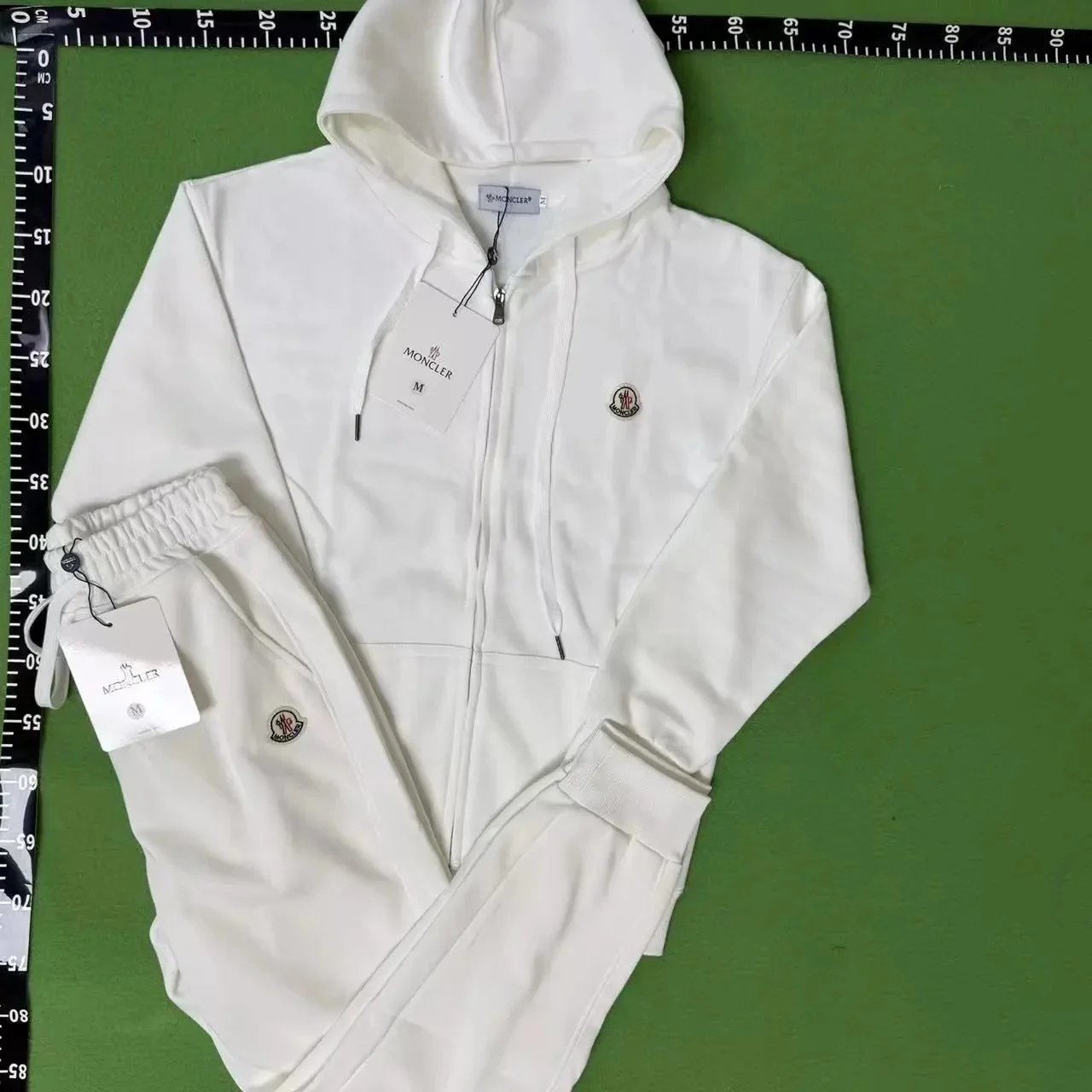 Moncler 01