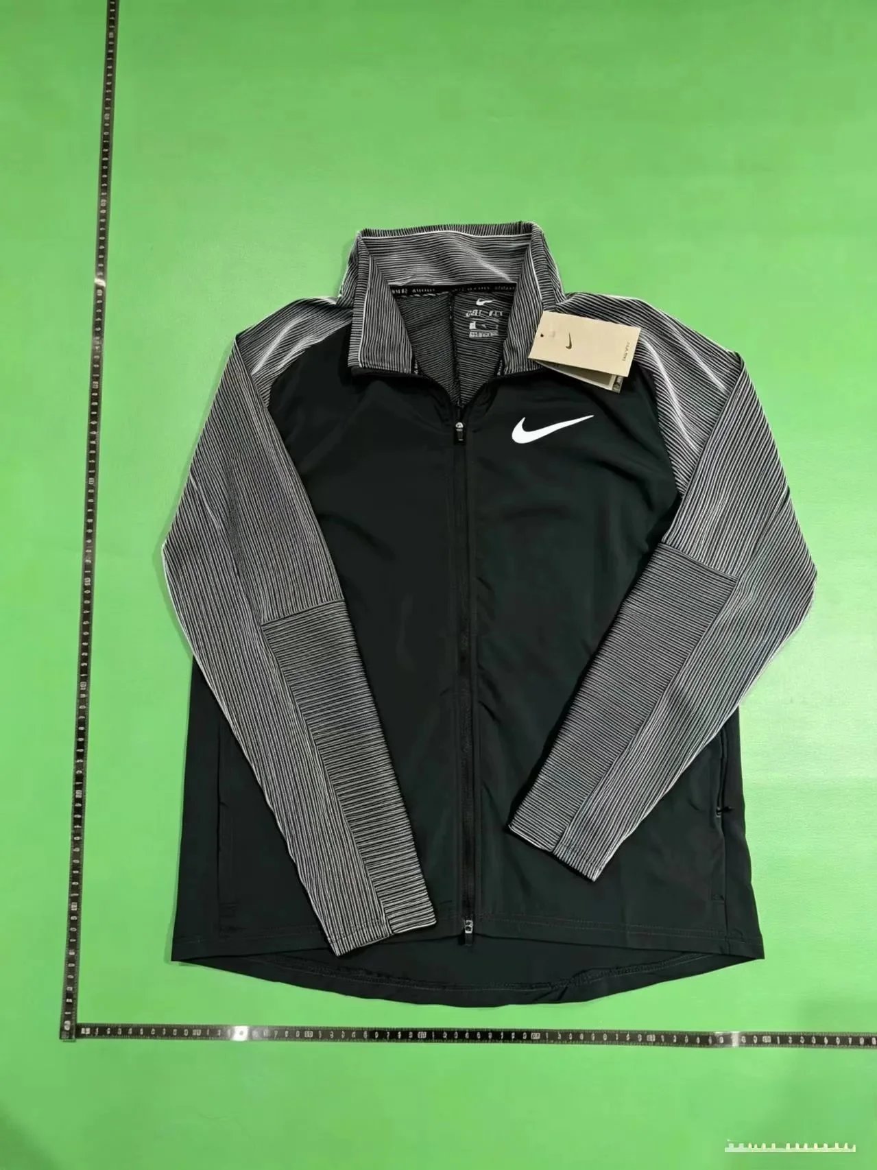 Nike Jackets Running Graphic Half-Zip Jacket — Nike.20