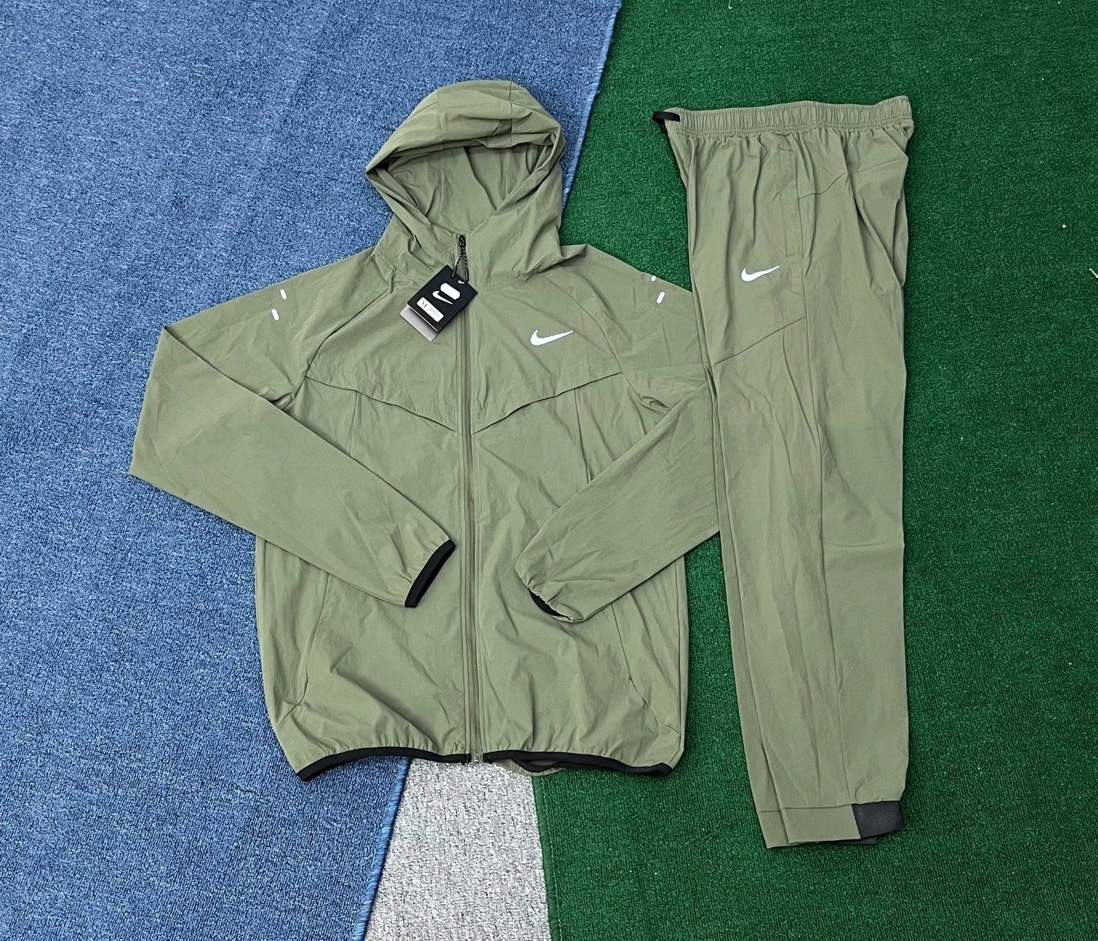 Green hooded set WhatsApp+86 159 8088 5450