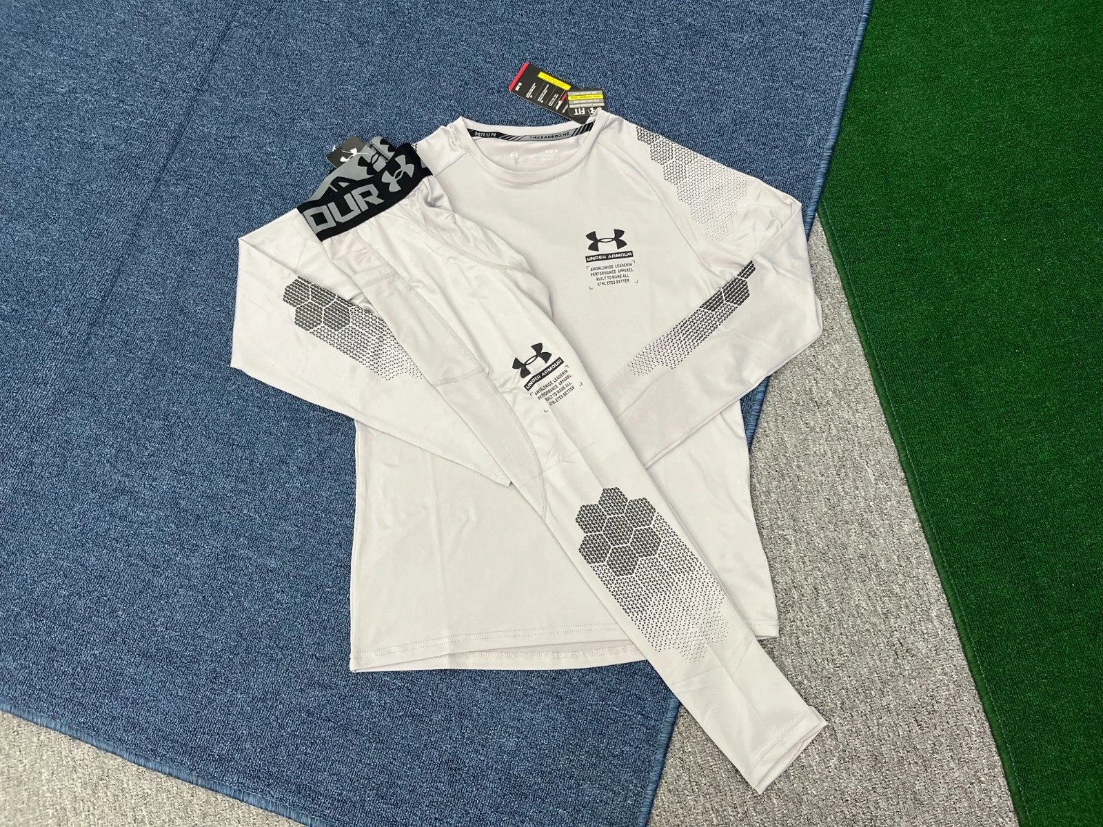 White long sleeved suit WhatsApp+86 159 8088 5450