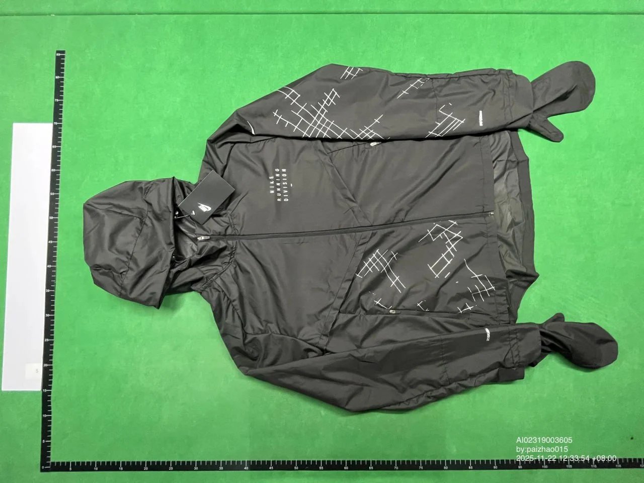 Black (Pre-order, earliest shipping on Feb 20)