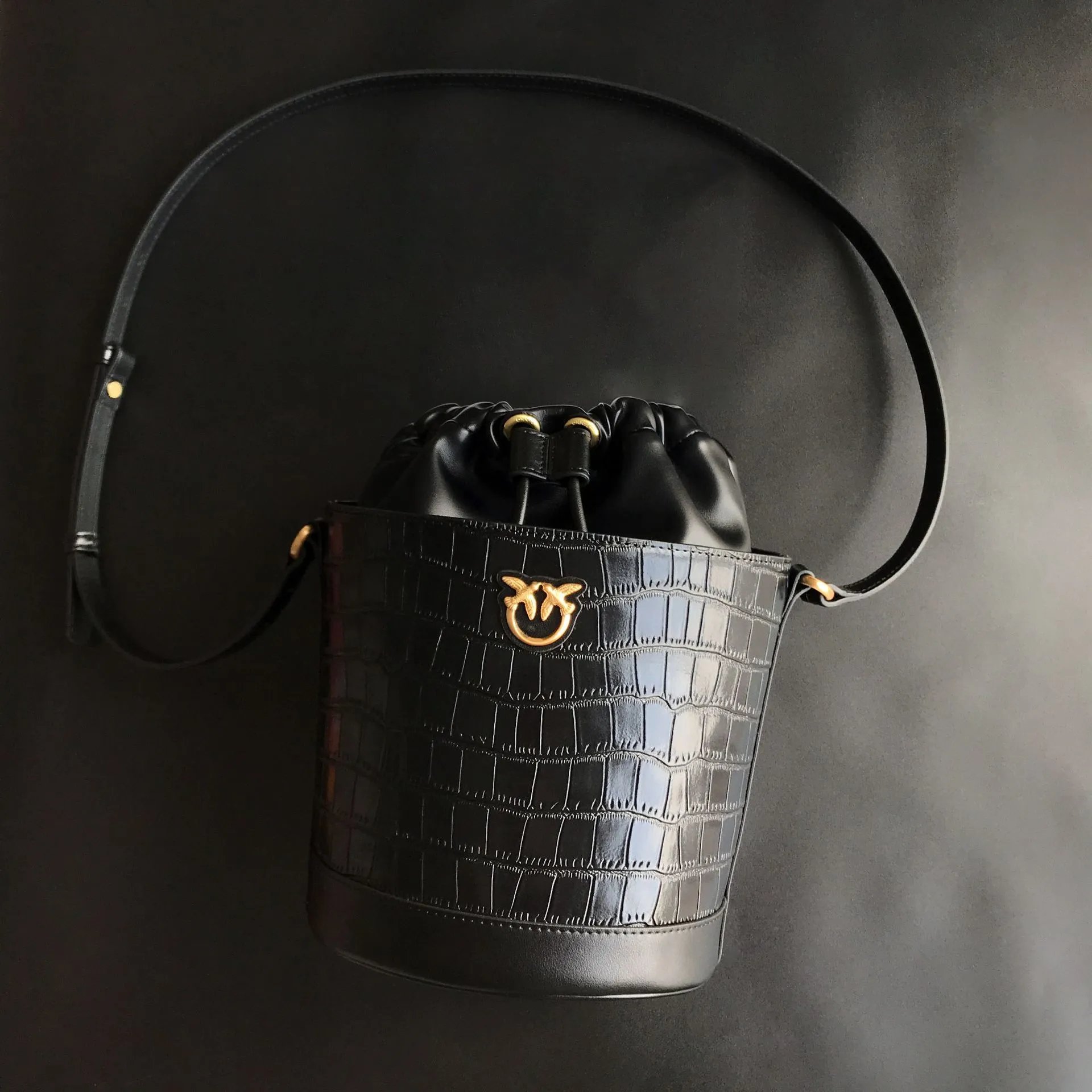 Pinko Bag — Black crocodile-pattern bucket bag colorway — USFans Spreadsheet photo