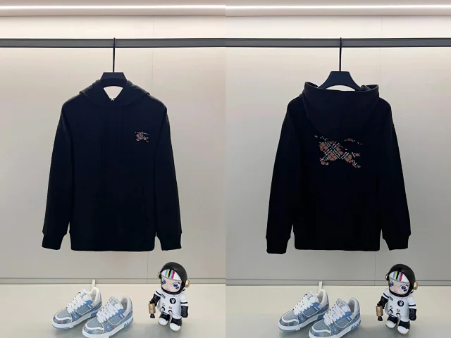 Burberry Hoodies & Sweatshirts Drawstring hooded sweatshirt with kangaroo pocket and logo graphic product detail image 6