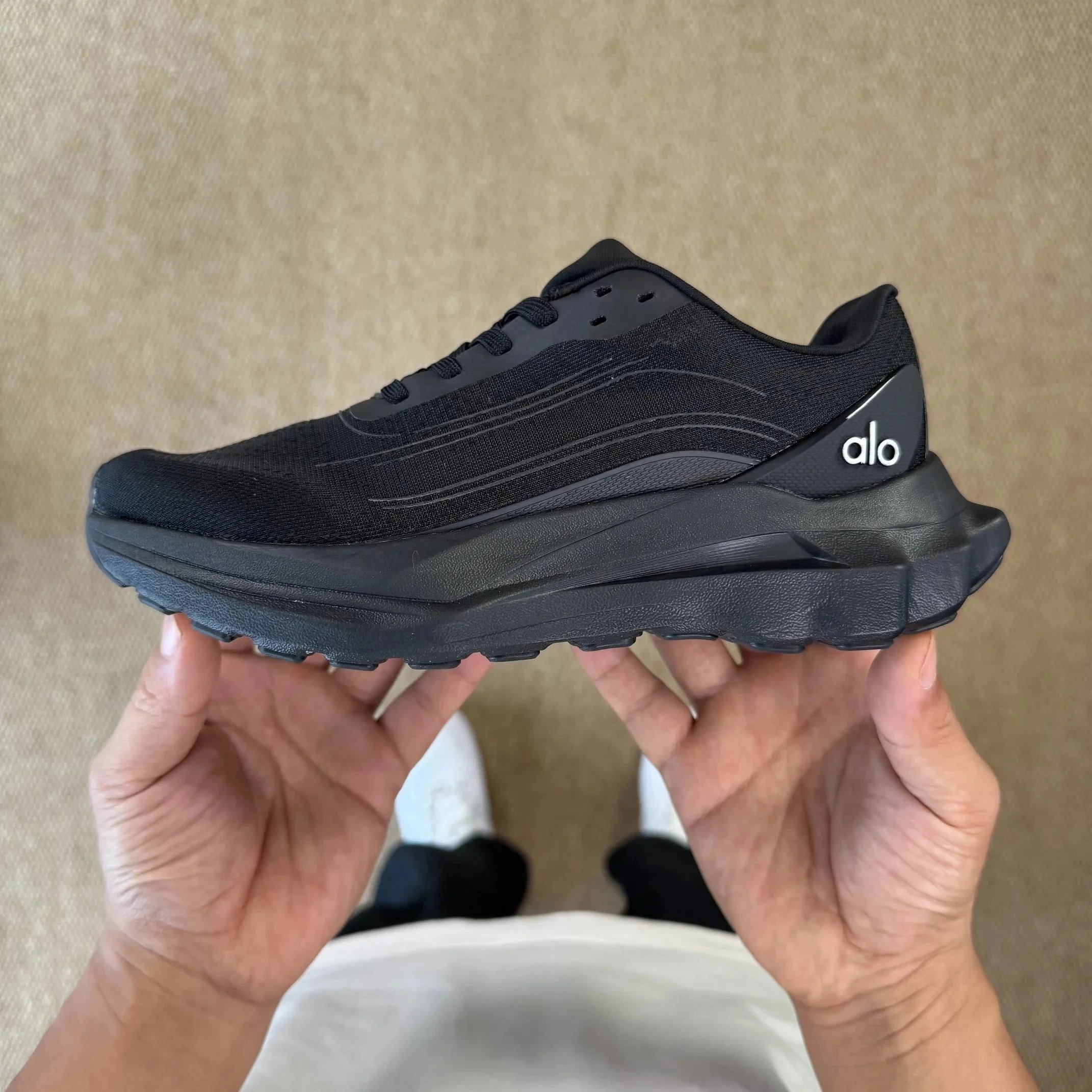 Alo Yoga Sneakers Runner Low-Top — All black