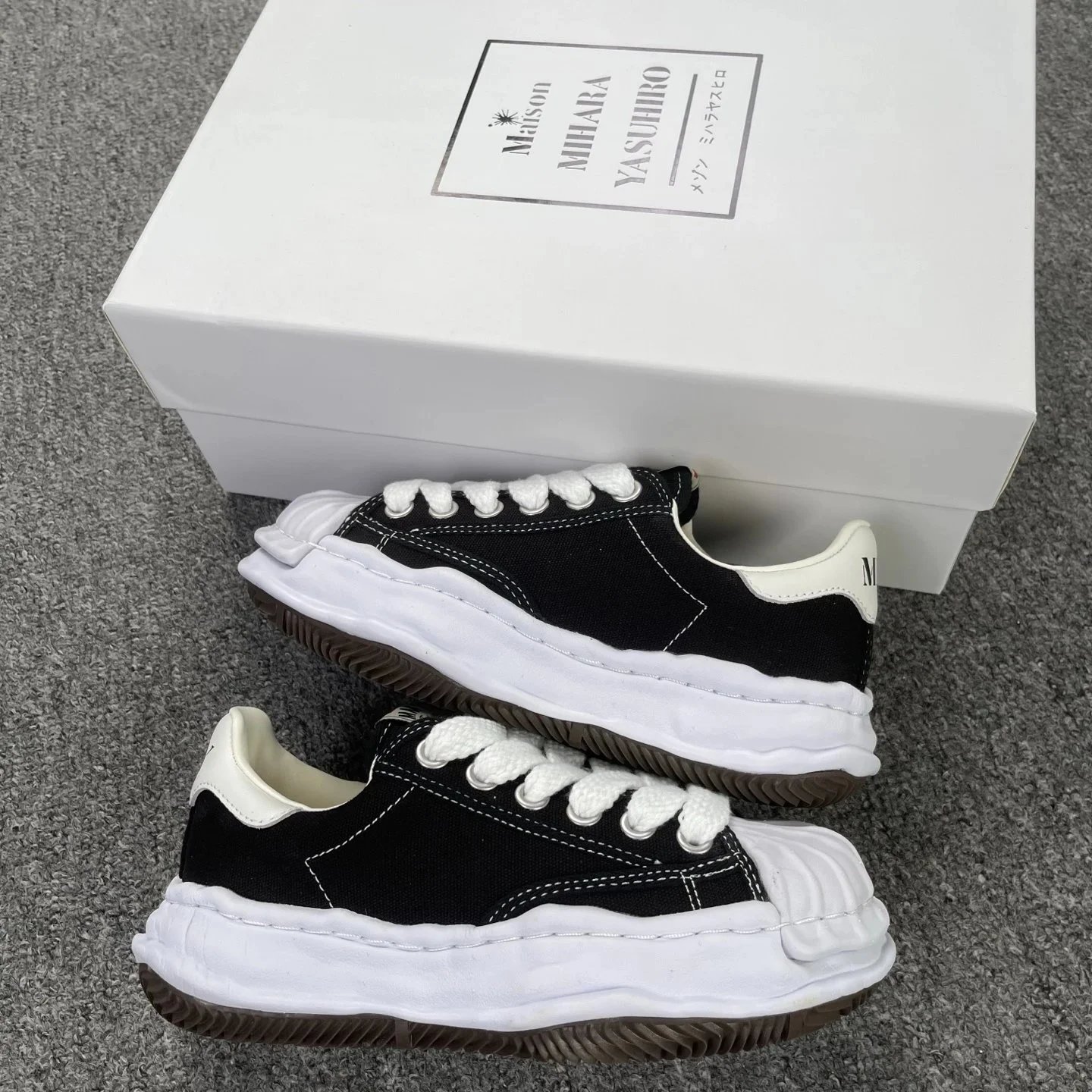 Maison Mihara Yasuhiro Sneakers MMY Blakey low-top canvas — No.703