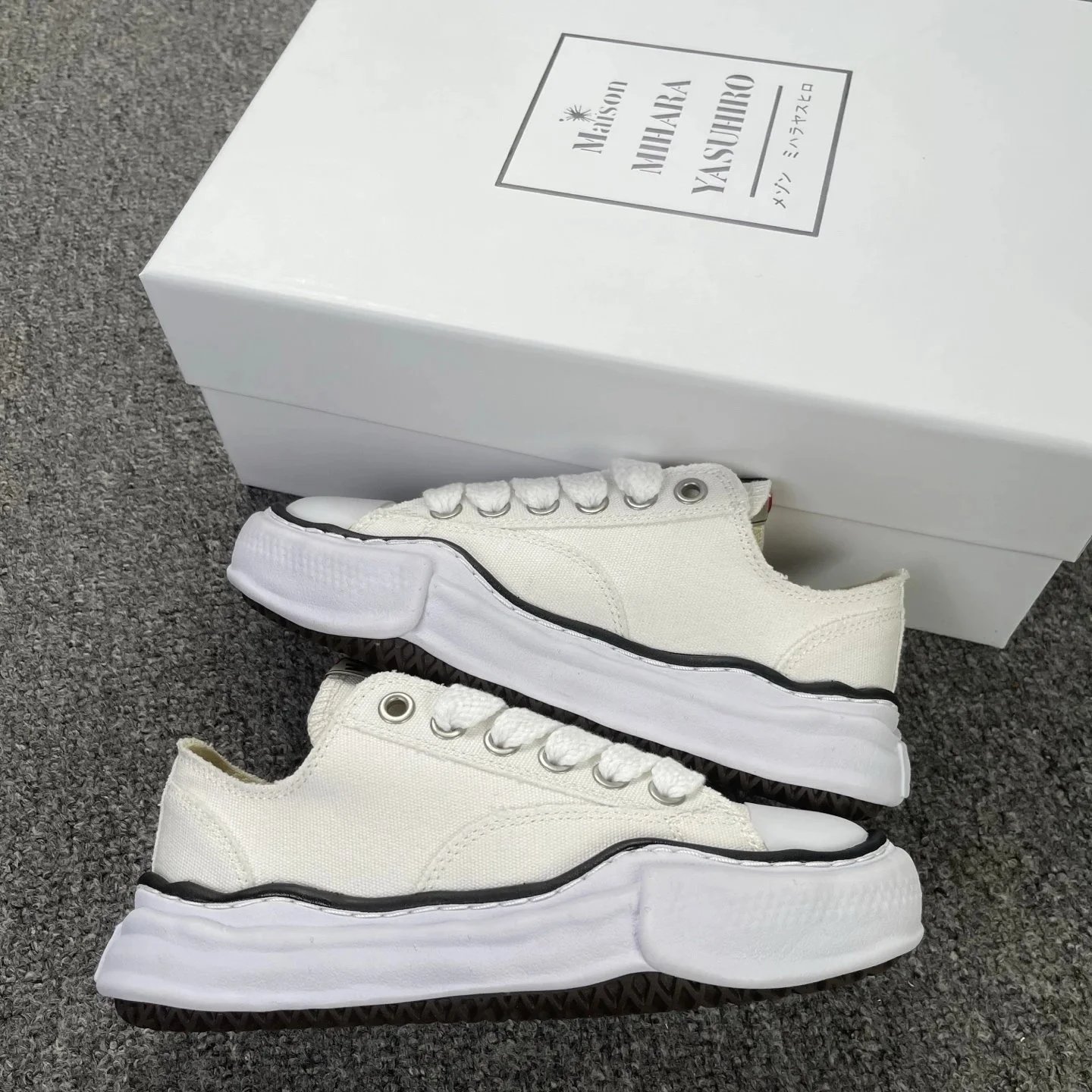 Maison Mihara Yasuhiro Sneakers MMY Blakey low-top canvas — No.723