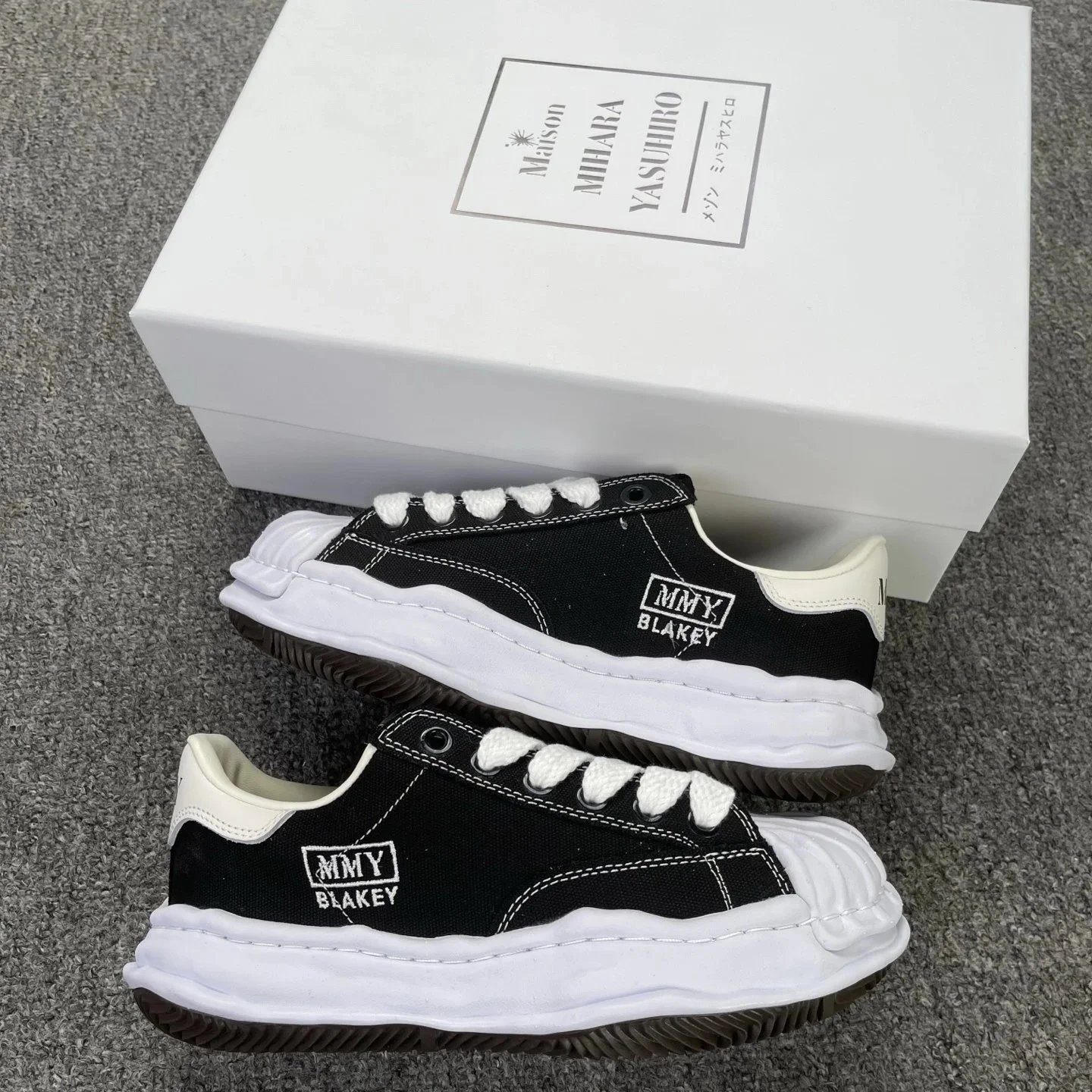 Maison Mihara Yasuhiro Sneakers MMY Blakey low-top canvas — No.762