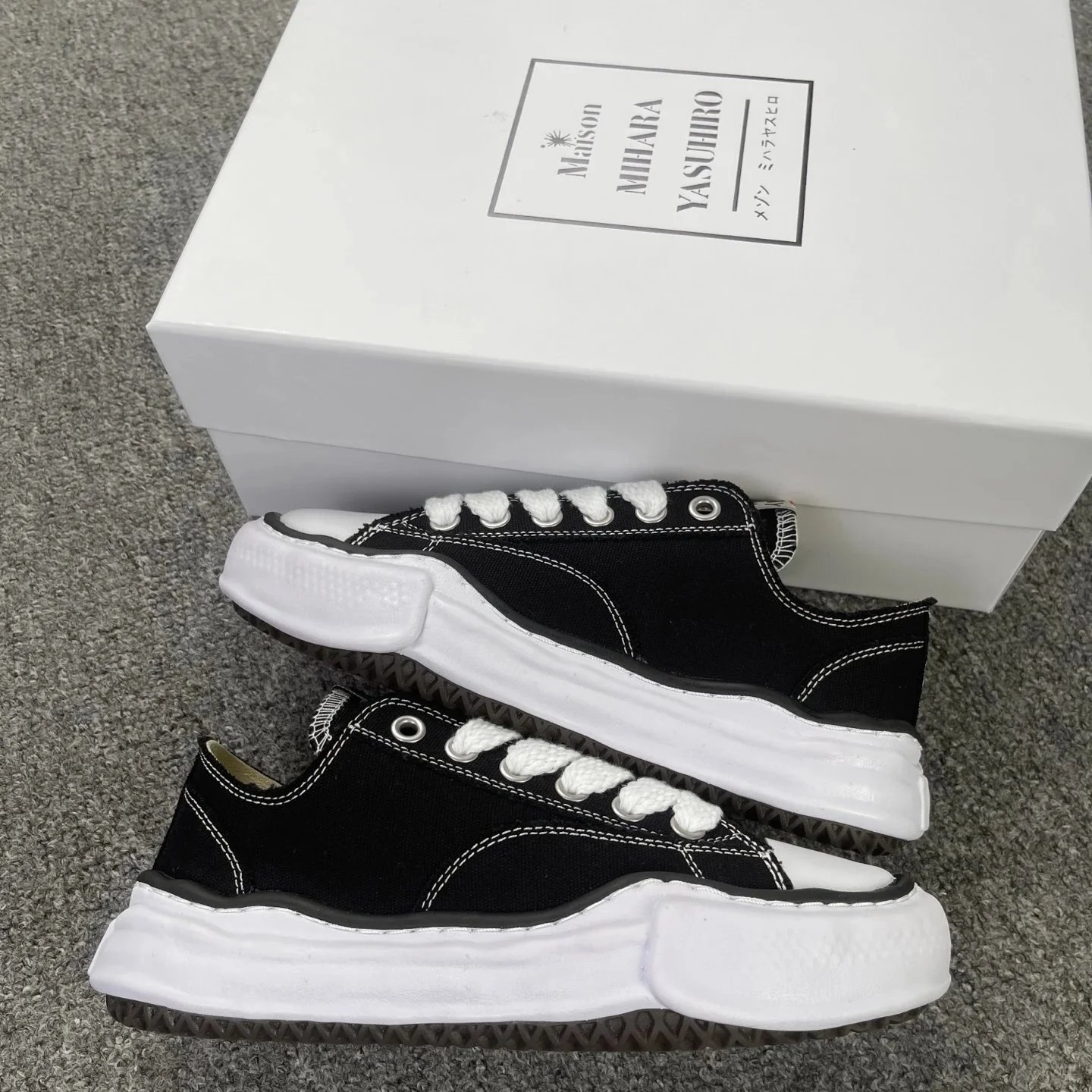 Maison Mihara Yasuhiro Sneakers MMY Blakey low-top canvas — No.722