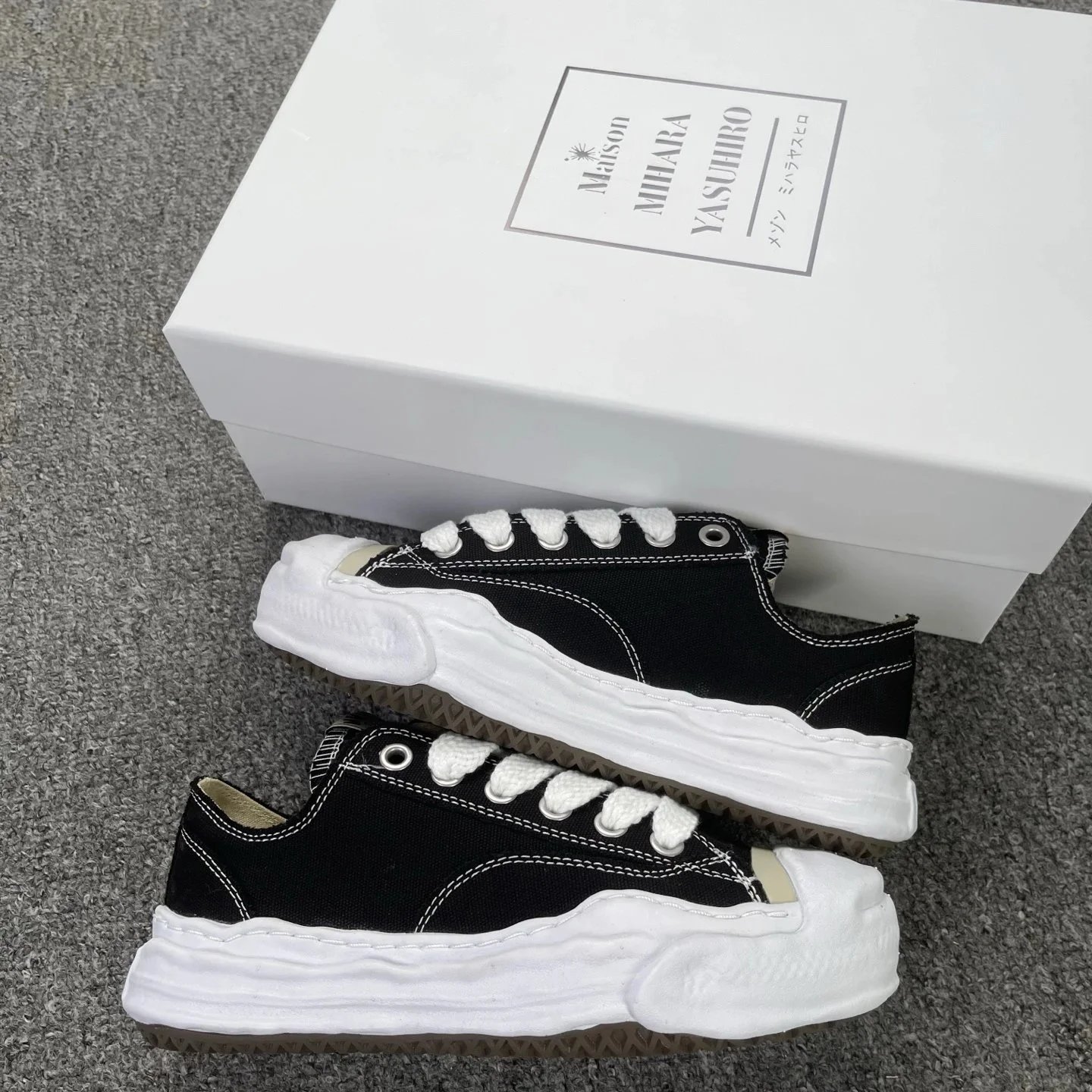 Maison Mihara Yasuhiro Sneakers MMY Blakey low-top canvas — No.777