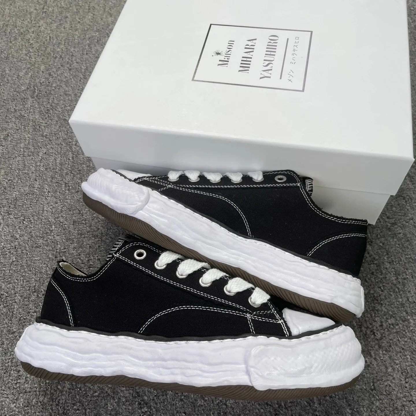 Maison Mihara Yasuhiro Sneakers MMY Blakey low-top canvas — No.801