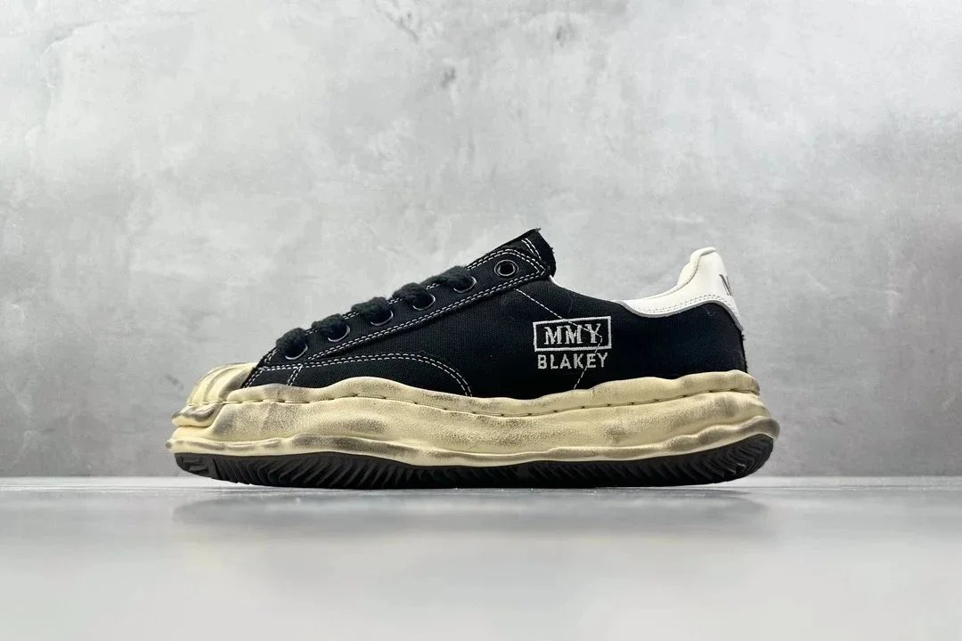 Maison Mihara Yasuhiro Sneakers MMY Blakey low-top canvas — No.790