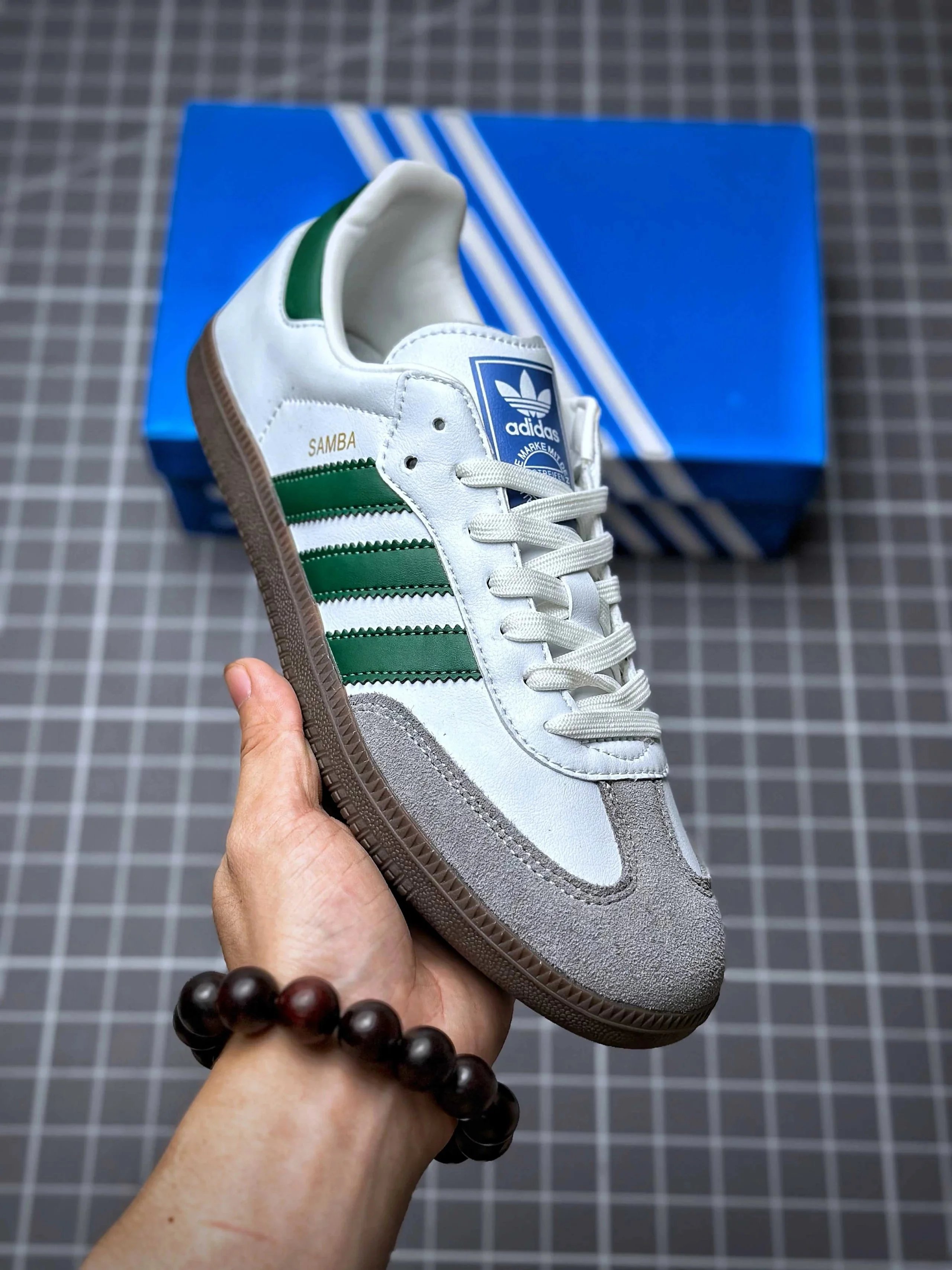 green streak of white