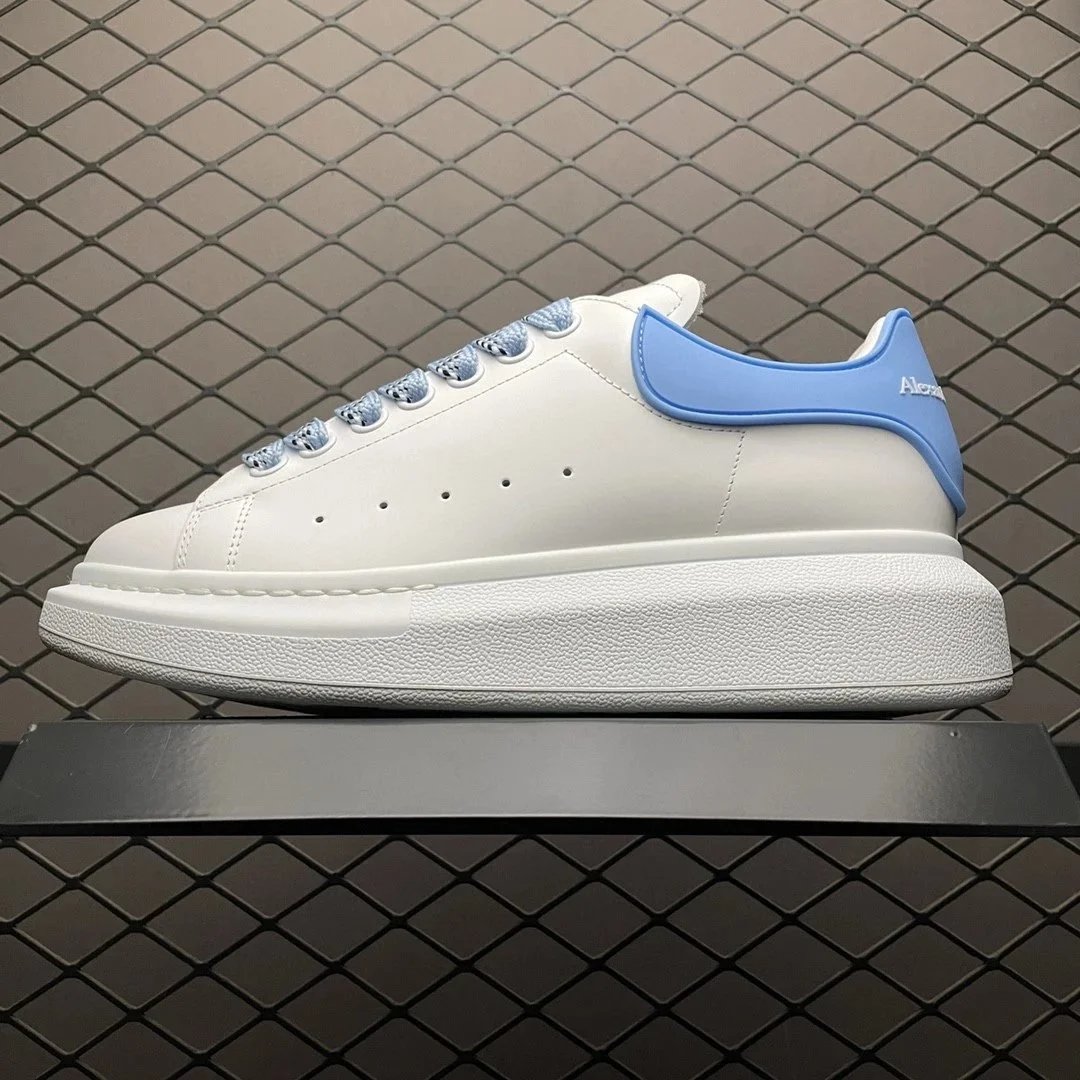 sky blue tail