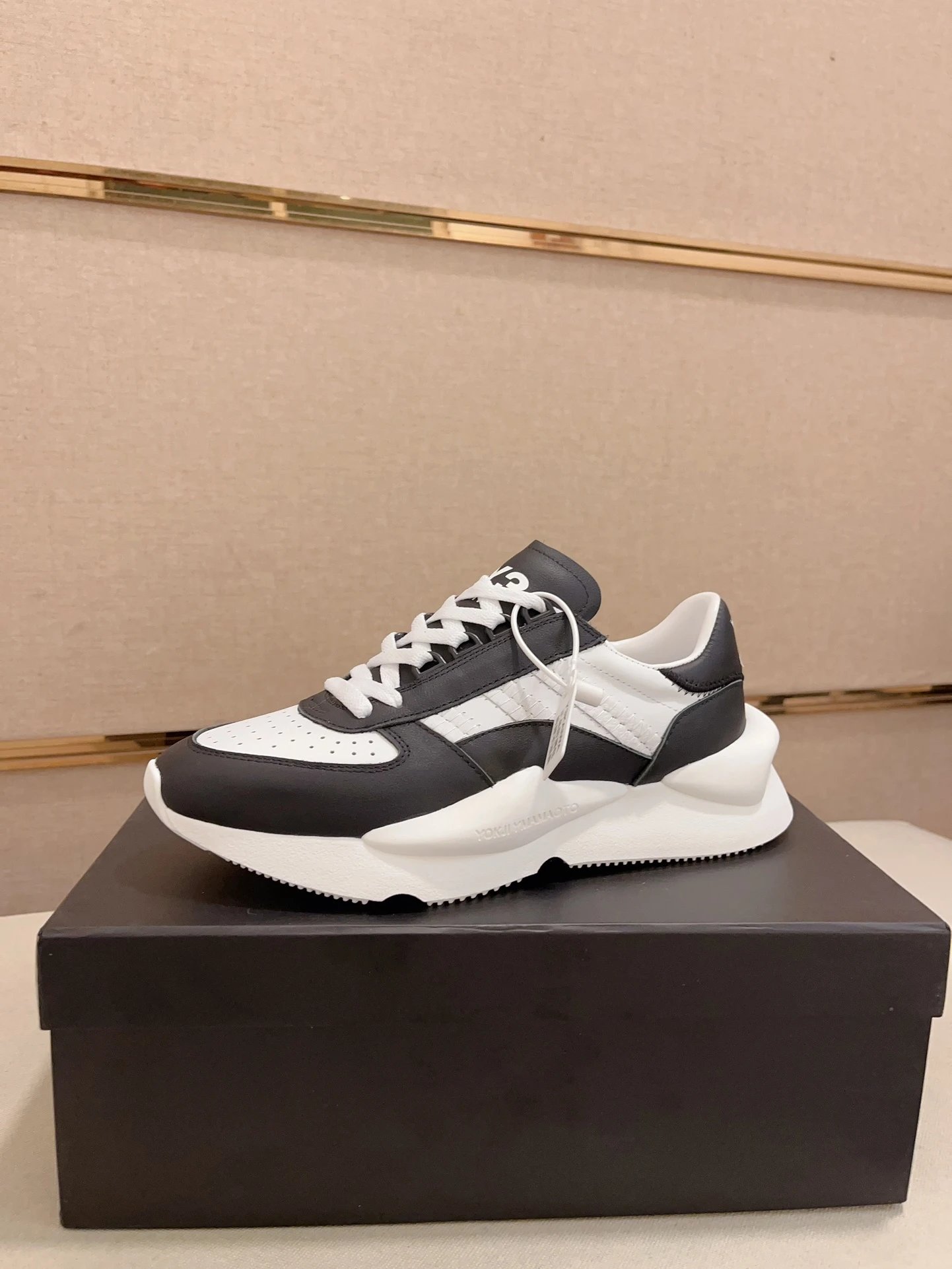 Adidas Y-3 Yohji Yamamoto x Adidas Y-3 Runner Black and White Sneakers Chunky Sneakers