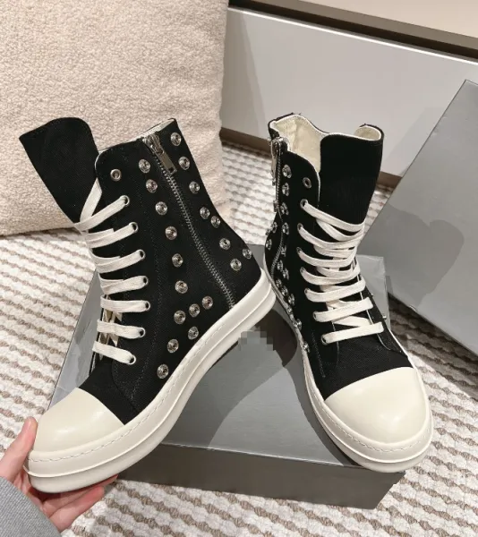 Design High-Top Canvas Sneakers Black and White - 4