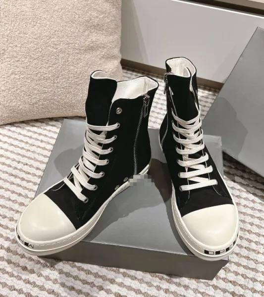 Design High-Top Canvas Sneakers Black and White - 14