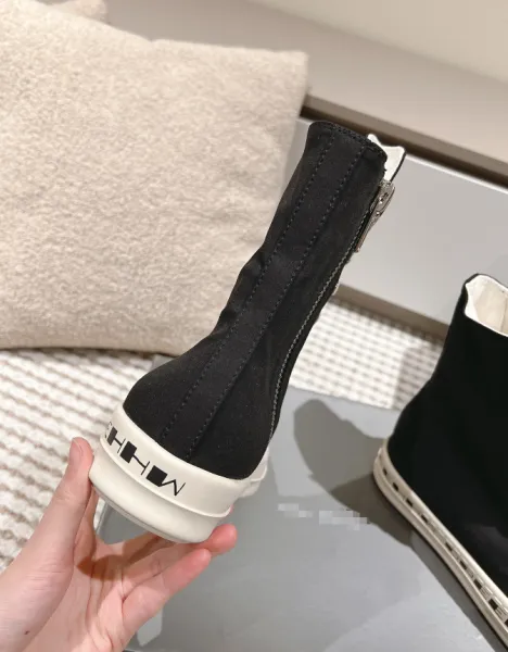 Design High-Top Canvas Sneakers Black and White - 13