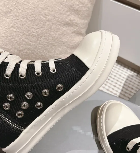 Design High-Top Canvas Sneakers Black and White - 7