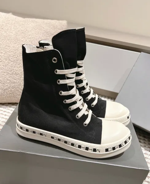 Design High-Top Canvas Sneakers Black and White - 10