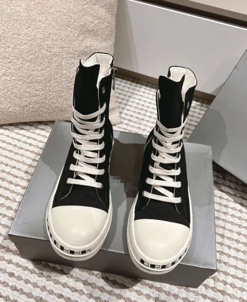 Design High-Top Canvas Sneakers Black and White - 1