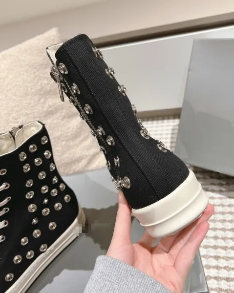Design High-Top Canvas Sneakers Black and White - 8