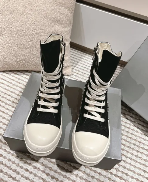 Design High-Top Canvas Sneakers Black and White - 2