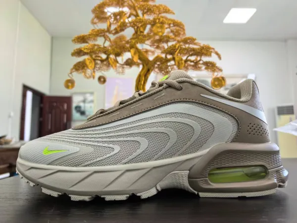 Nike Air Max Pulse Beige Volt Sneakers - 1