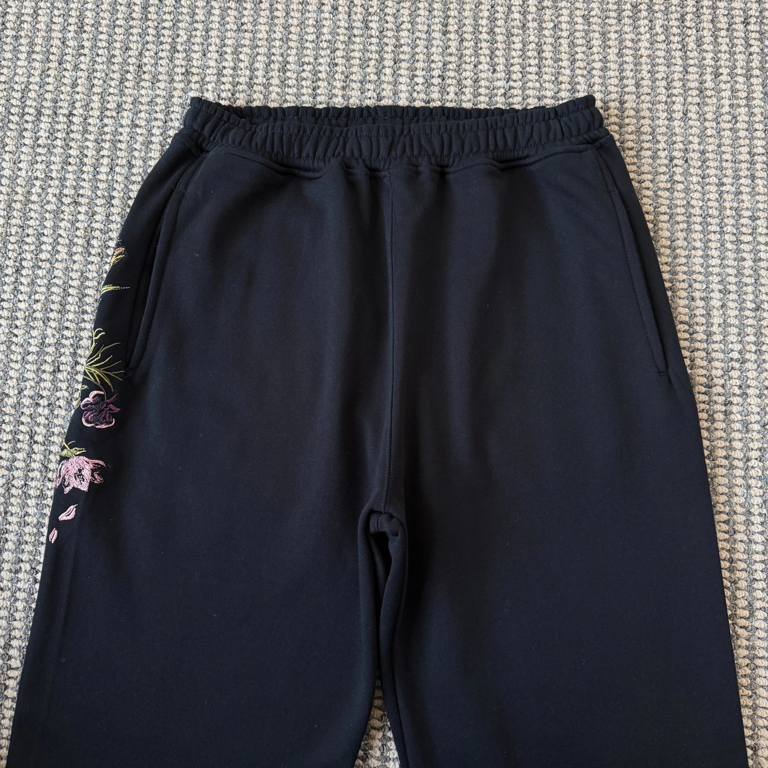 Design Koi Fish Embroidery Black Sweatpants - 7