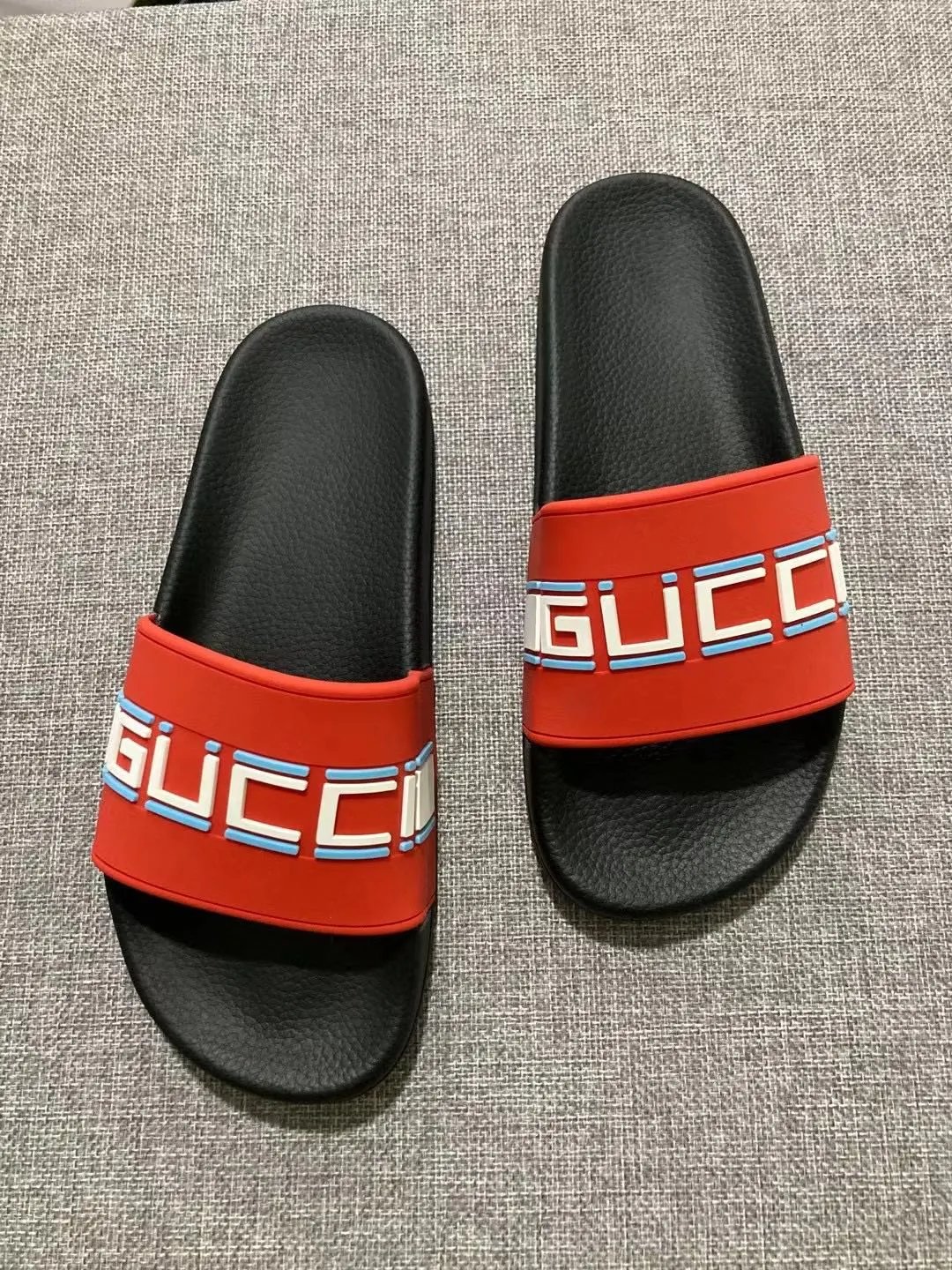 Gucci Interlocking Logo Pool Slide Red Blue
