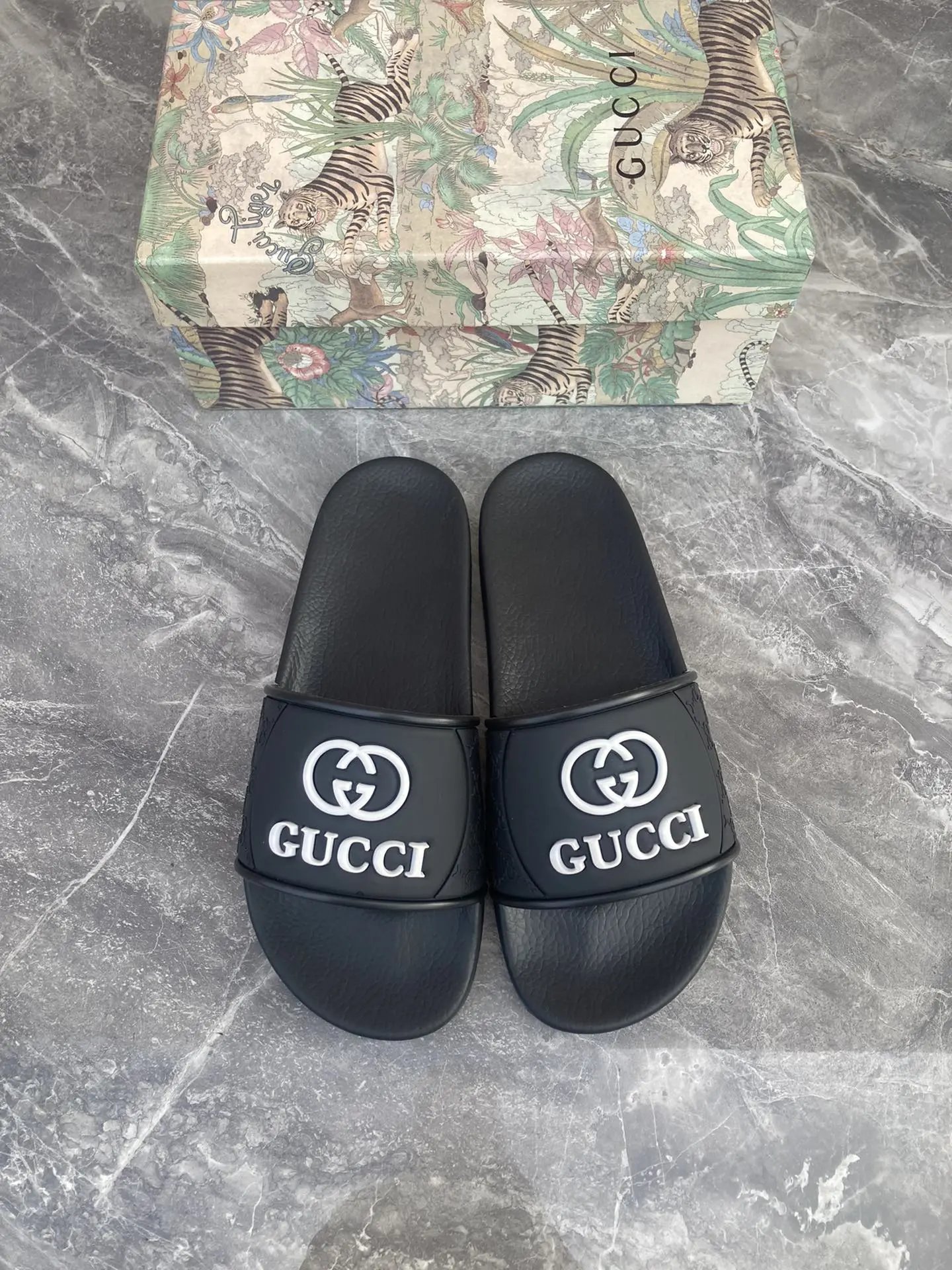 Gucci Interlocking G Logo Slide Black White