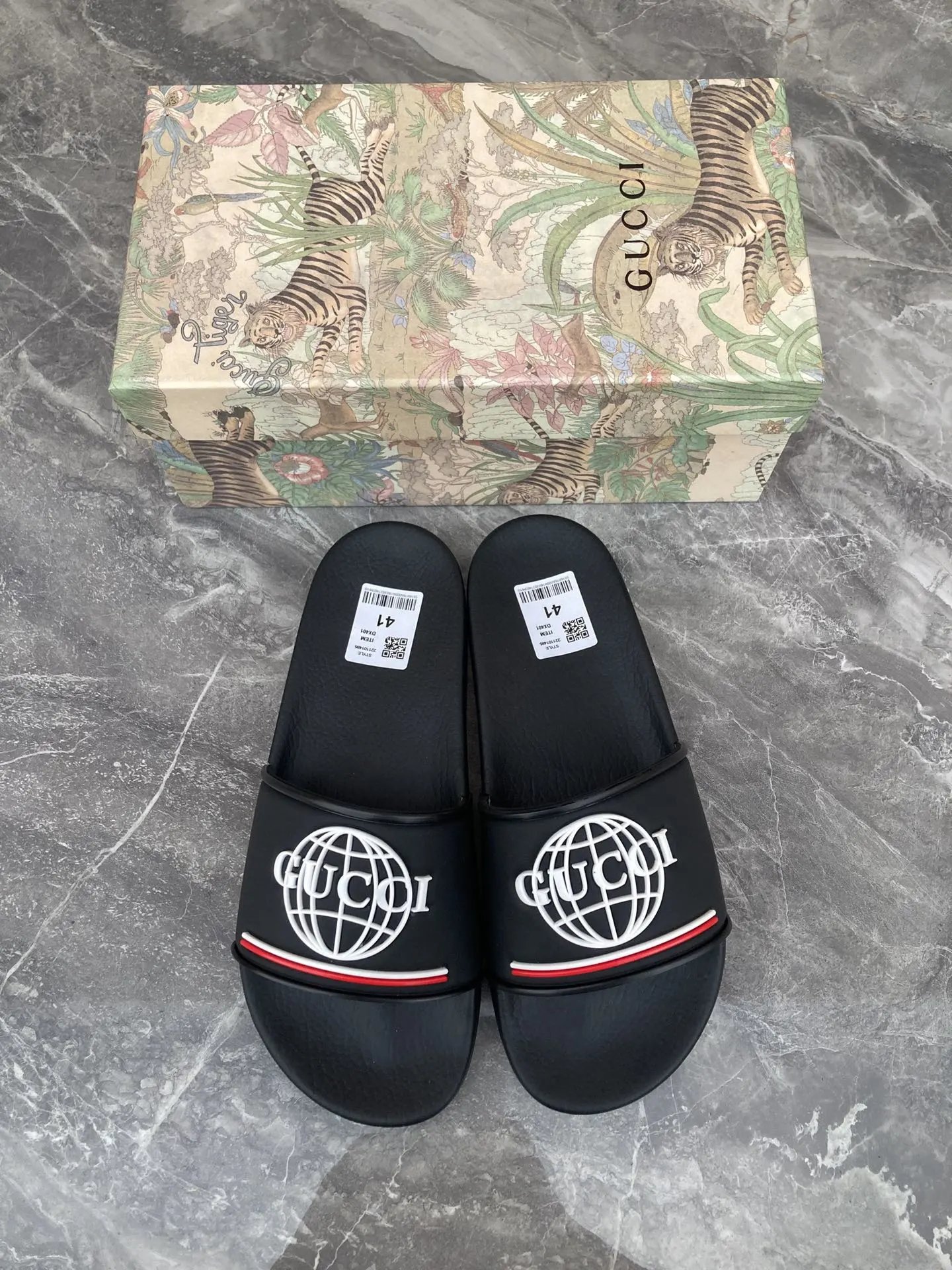 Gucci World Logo Slide Black White