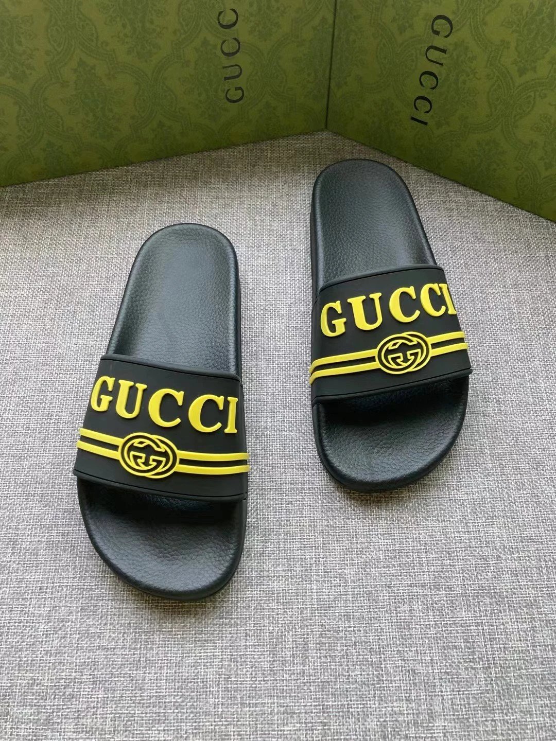 Gucci Logo Stripe Pool Slide Black Yellow