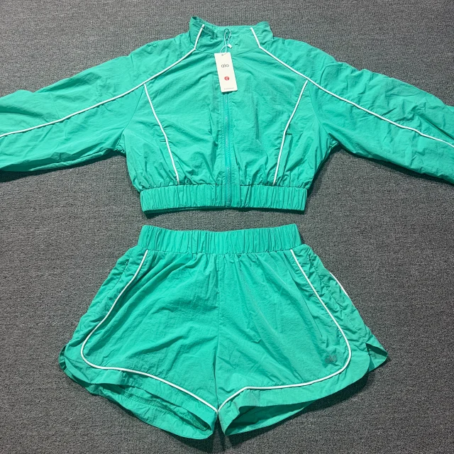 Alo Matching Sets Zip-up jacket and shorts set with contrast piping product detail image 5