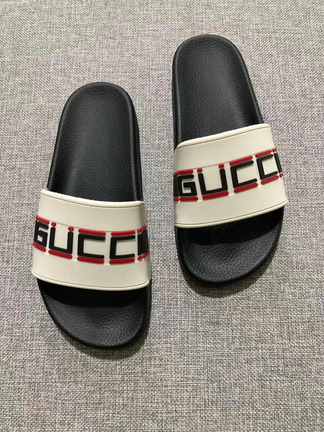 Gucci Interlocking Logo Pool Slide White Red