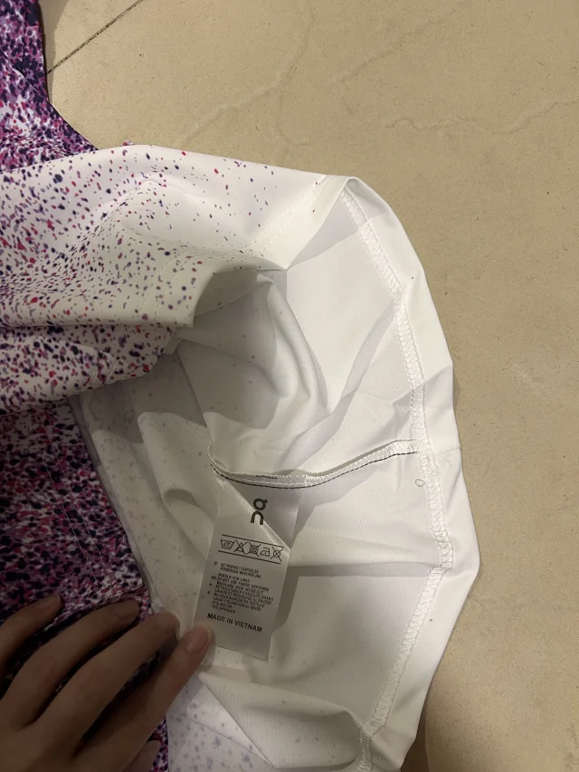 On Matching Sets Short-sleeve T-shirt and shorts set with speckled gradient print product detail image 9