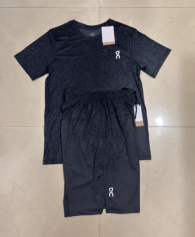 On Matching Sets Short-sleeve T-shirt and shorts set with speckled gradient print product detail image 3