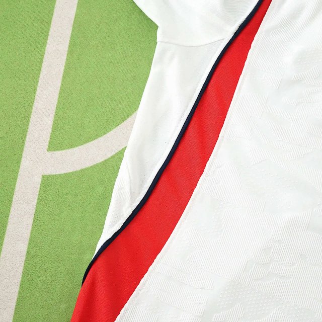 2026 England Player Version Jersey: seller detail photo 8