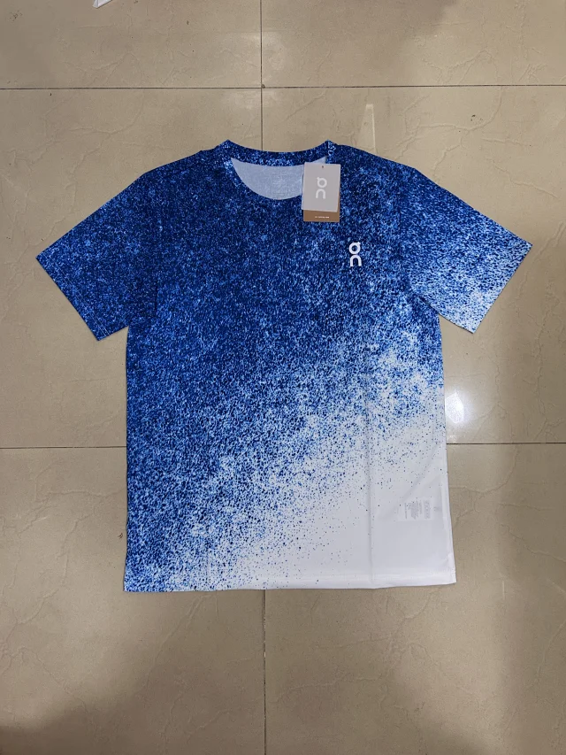 On Matching Sets Short-sleeve T-shirt and shorts set with speckled gradient print product detail image 15