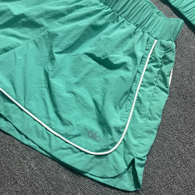 Alo Matching Sets Zip-up jacket and shorts set with contrast piping product detail image 8