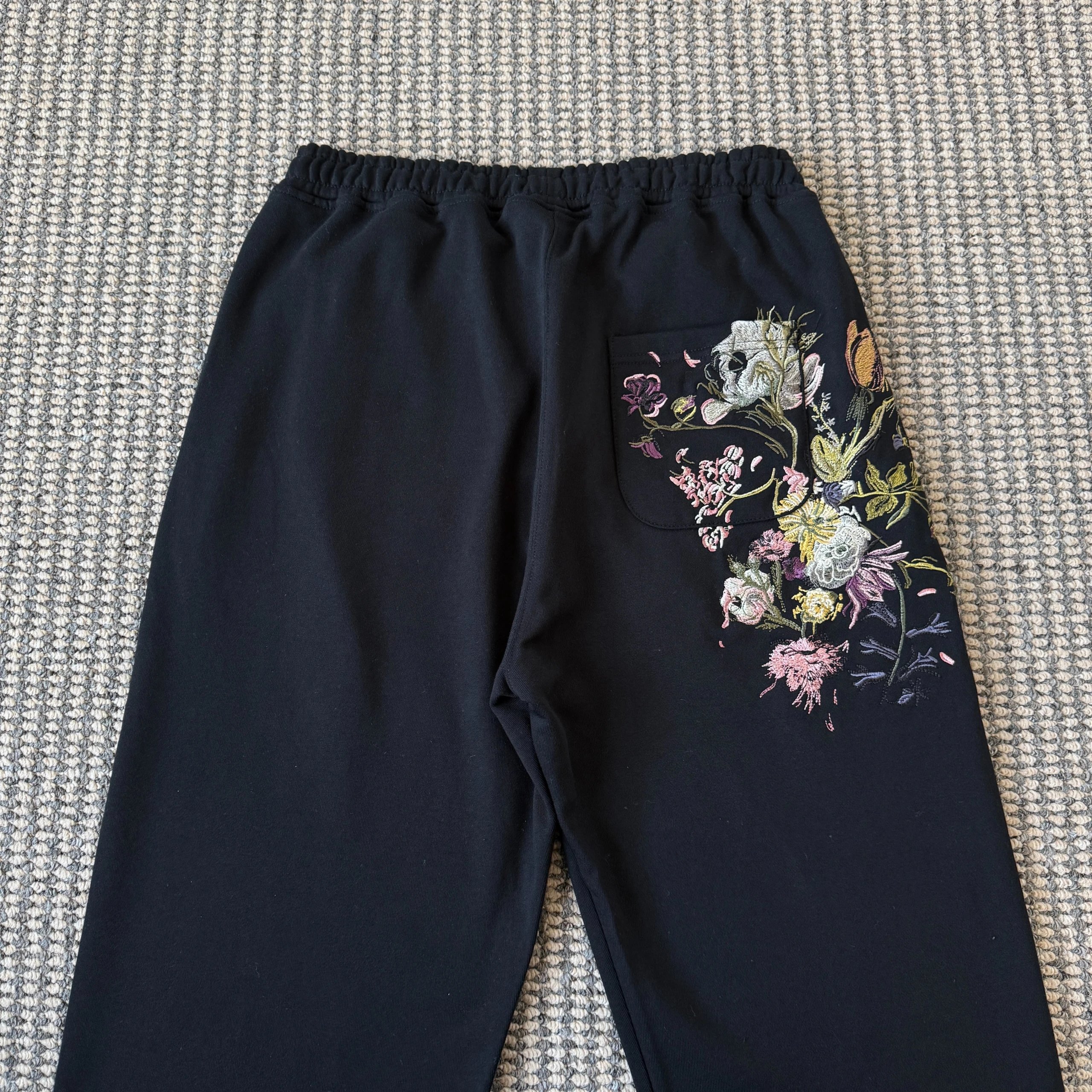 Design Koi Fish Embroidery Black Sweatpants - 6