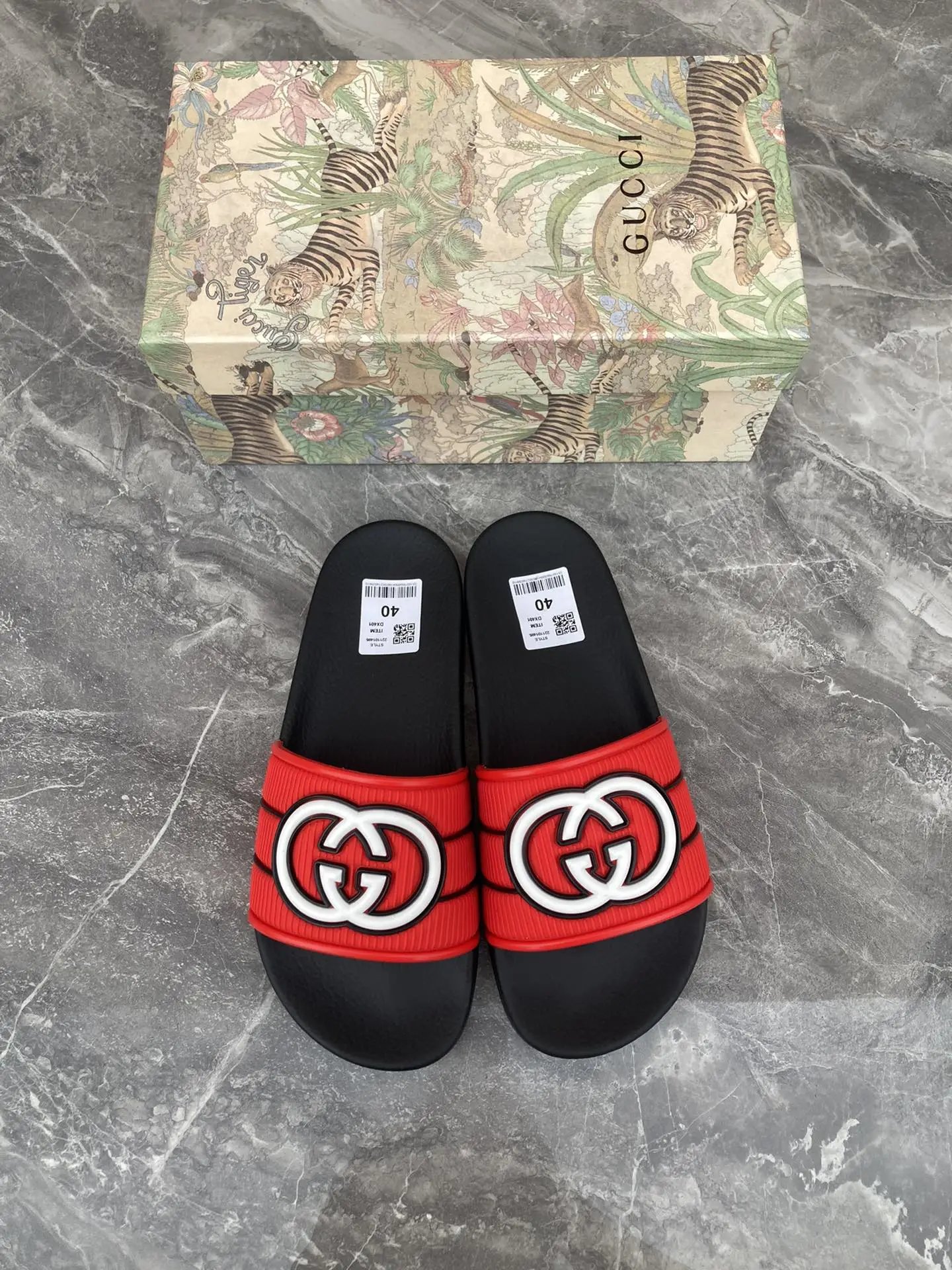 Gucci Interlocking G Slide Red Black