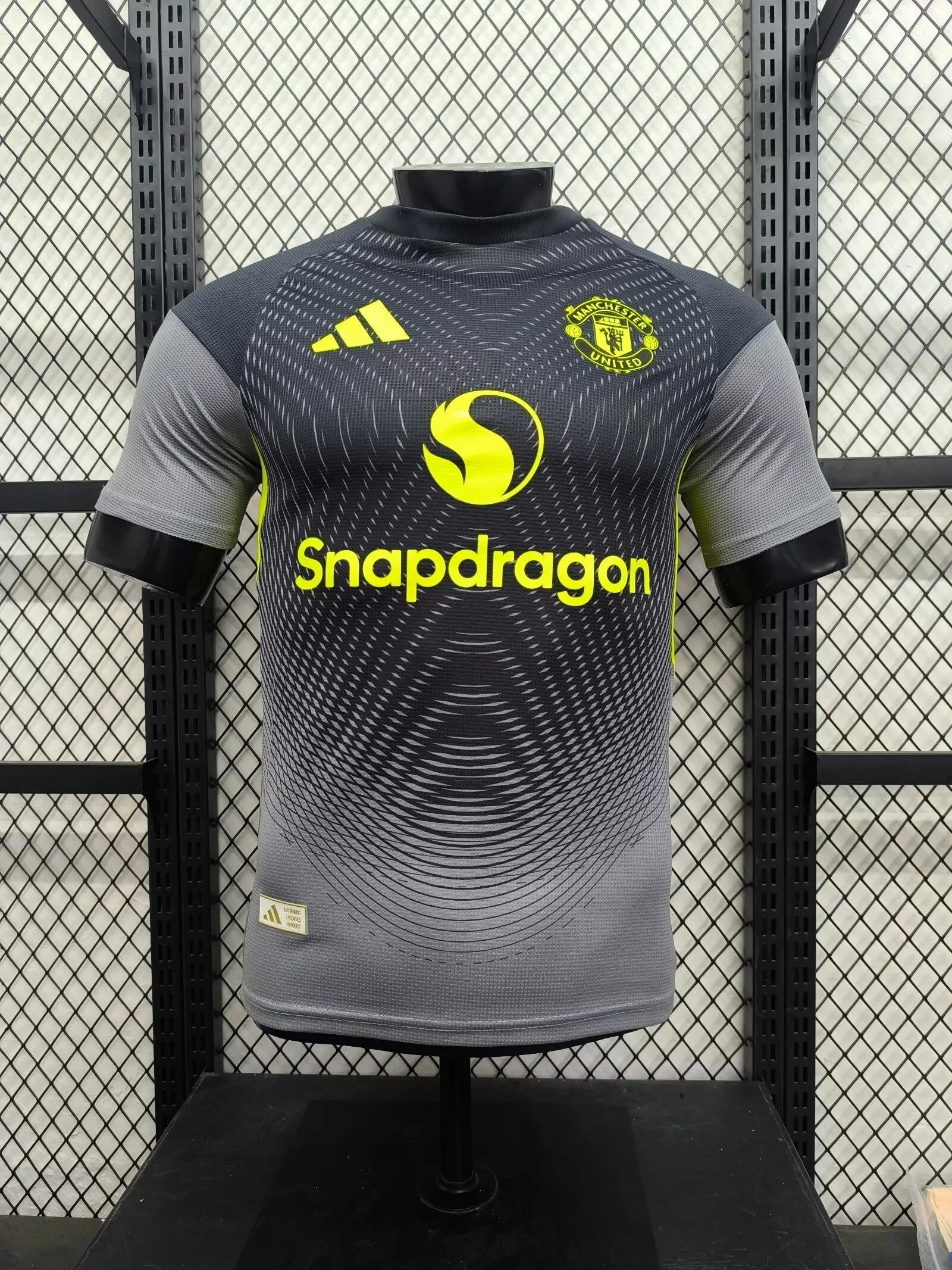 25/26 Manchester United Training Kit – Player Version Jersey