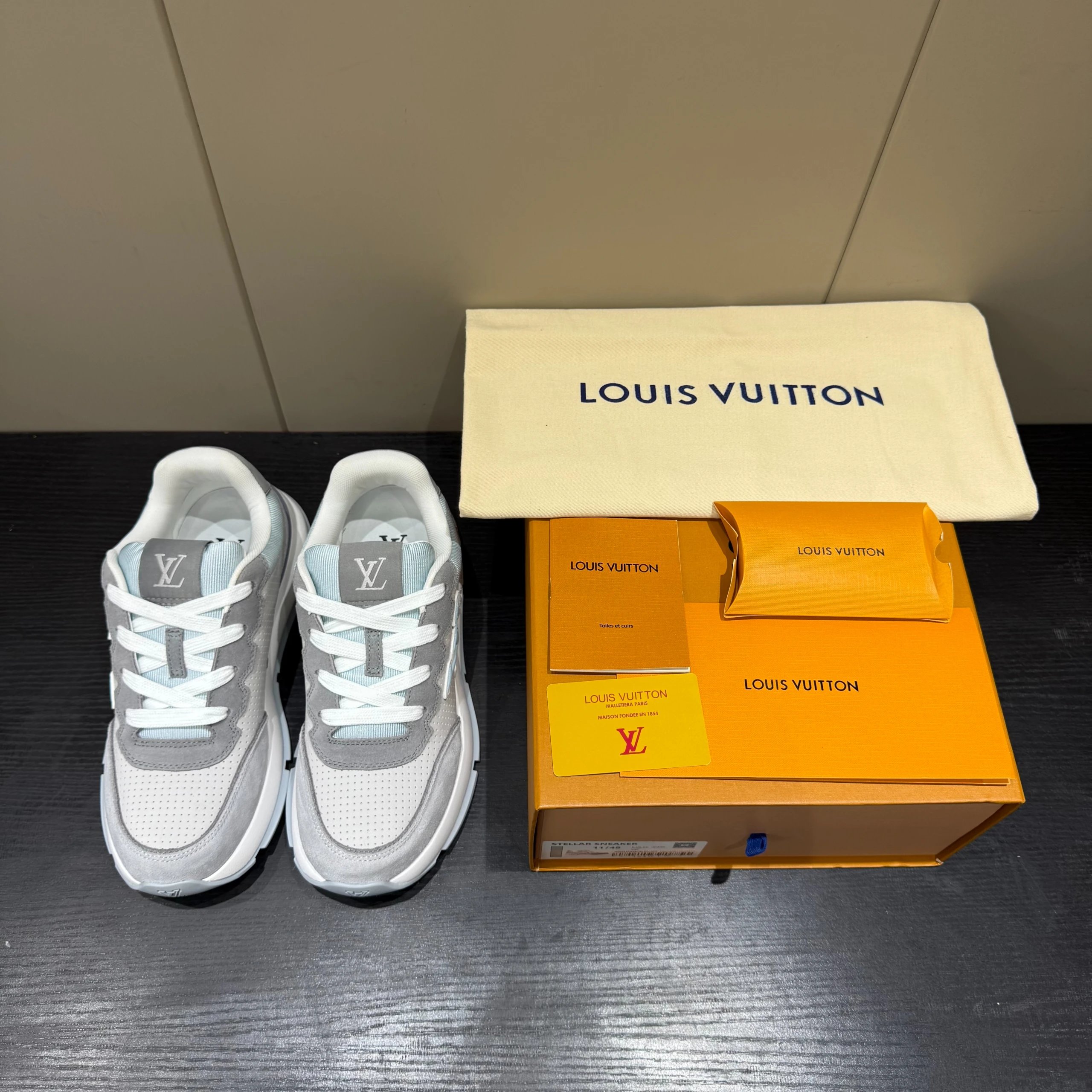 [ABC25-1] round head lace-up low-top men's and women's sports shoes are light and wear-resistant