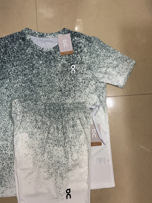 On Matching Sets Short-sleeve T-shirt and shorts set with speckled gradient print product detail image 11