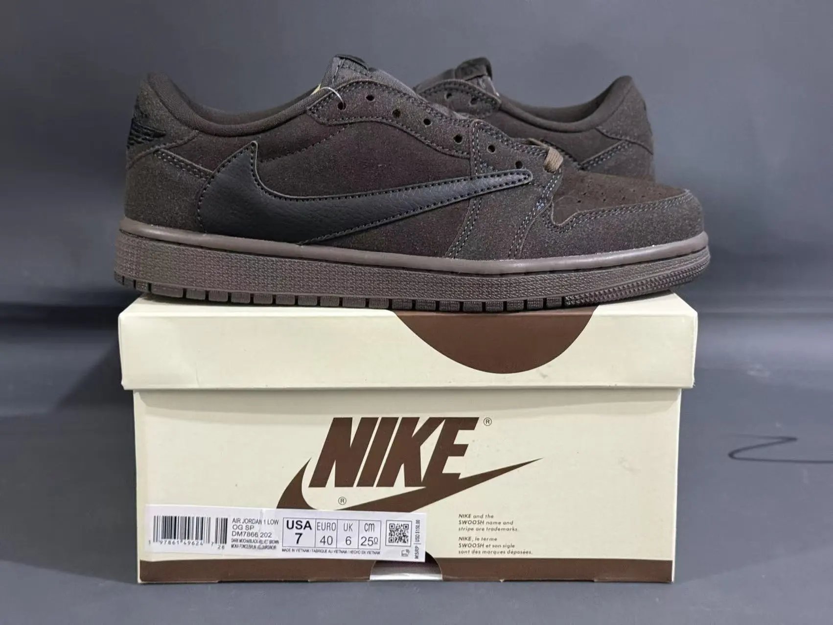 Brown Reverse Swoosh DM7866-202