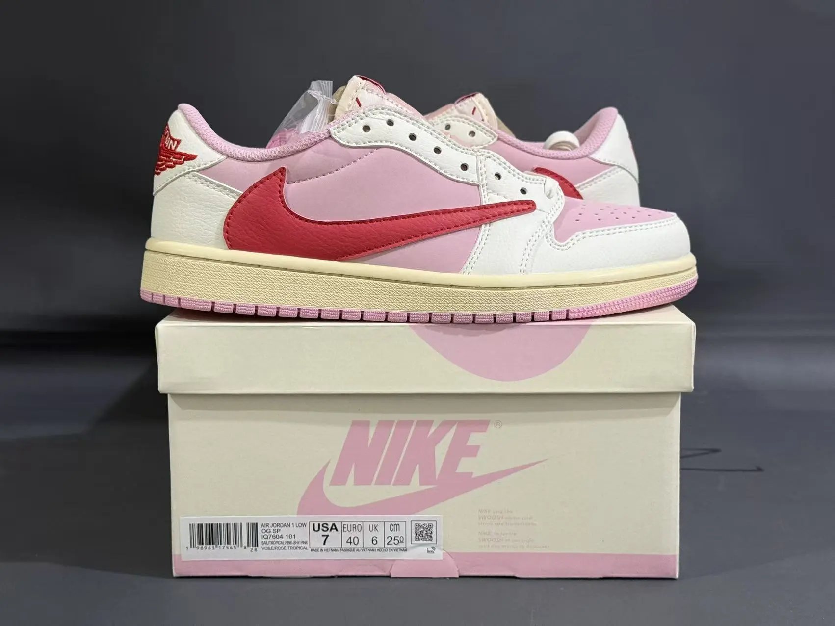 IQ7604-101 Pink Hook