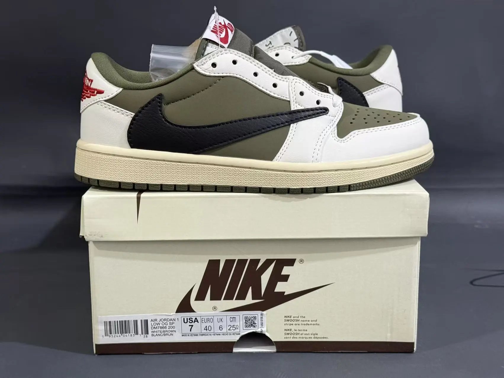 Military Green Reverse Swoosh DM7866-200